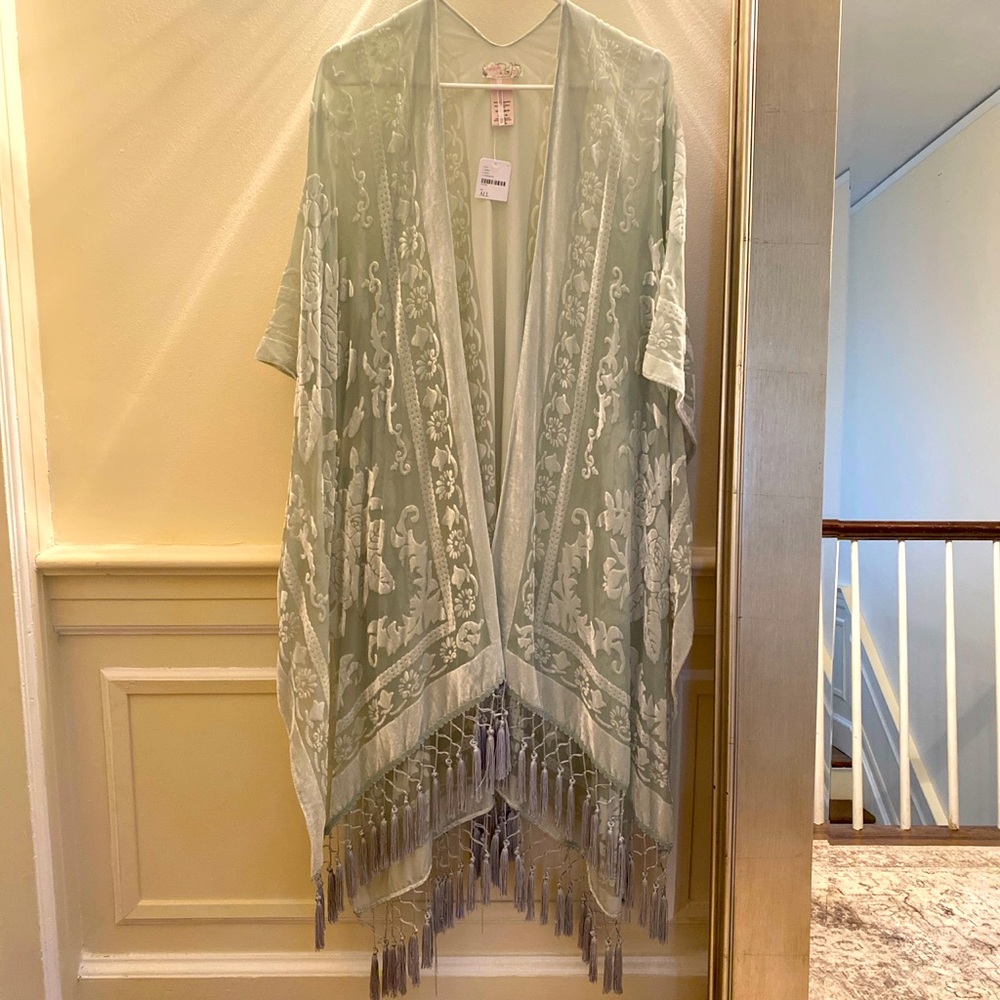 Free people. Kimono. Never worn.